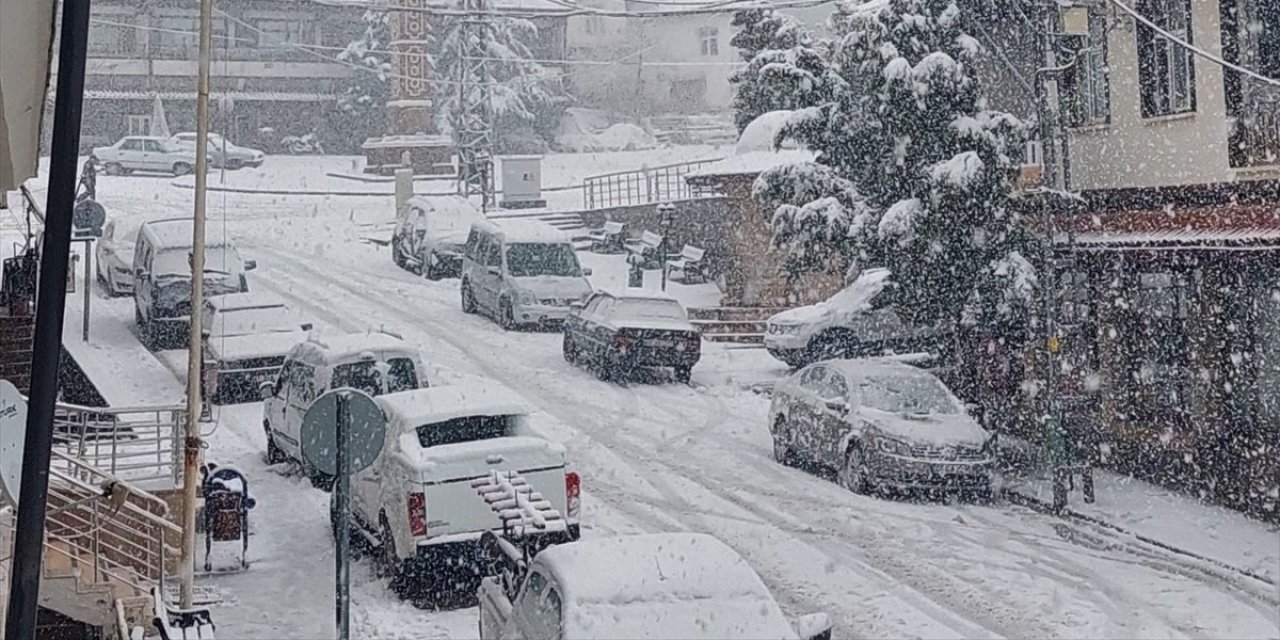 Konya'nın ilçesinde yoğun kar!