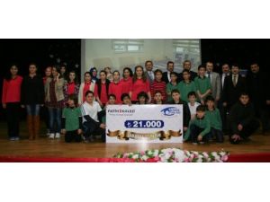 Fatih Koleji Öğrencileri Harçlıklarıyla 30 Yetime Sahip Çıktı