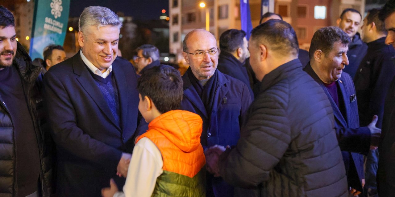 Pekyatırmacı teravihte vatandaşlarla buluştu