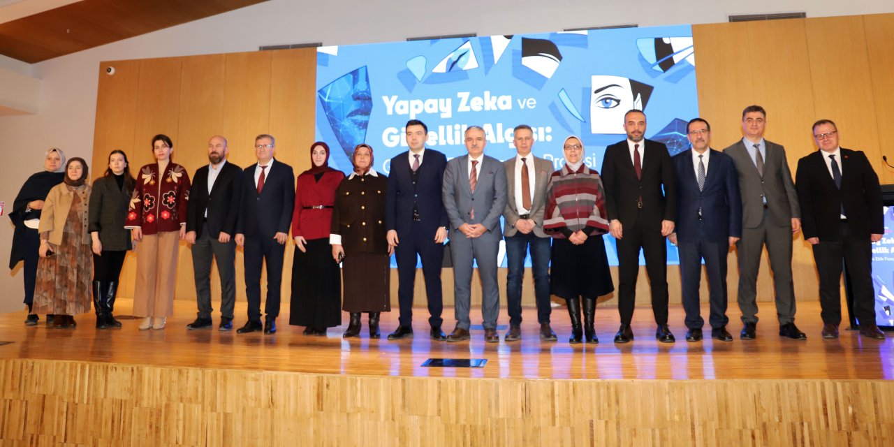 NEÜ’de yapay zekâ ve güzellik algısı konuşuldu