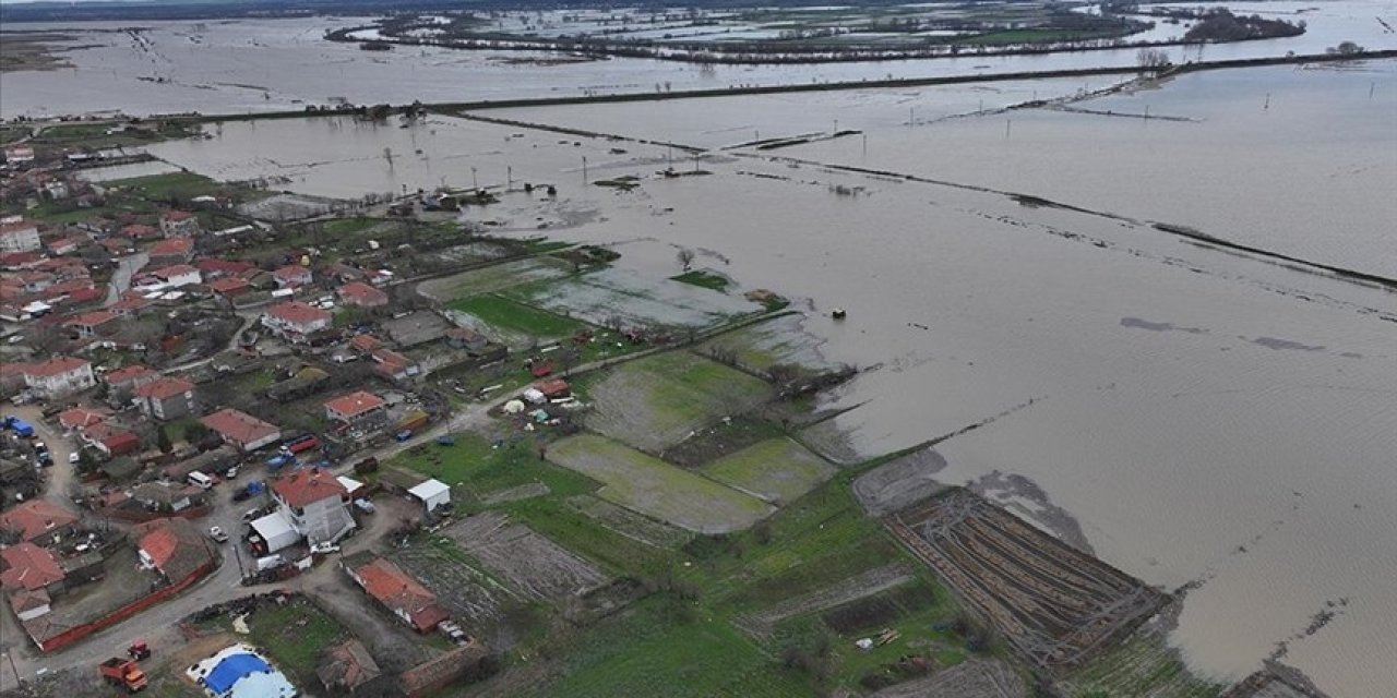 Tarım arazileri sular altında kaldı