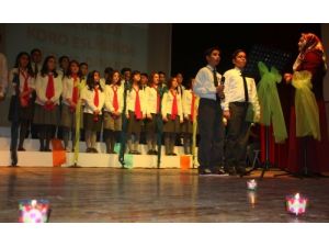 Kolej Öğrencileri Performanslarını Sergiledi