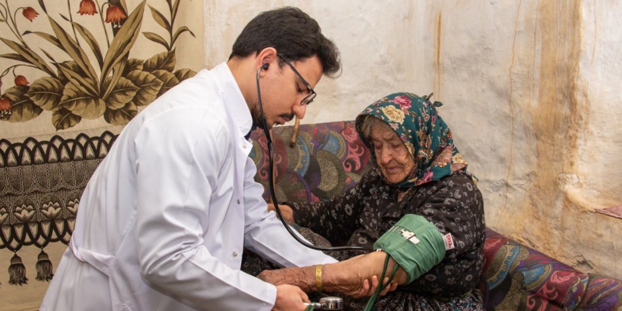 Konya'da 'Kampüsten Mahalleye İyilik Sağlık Hareketi'