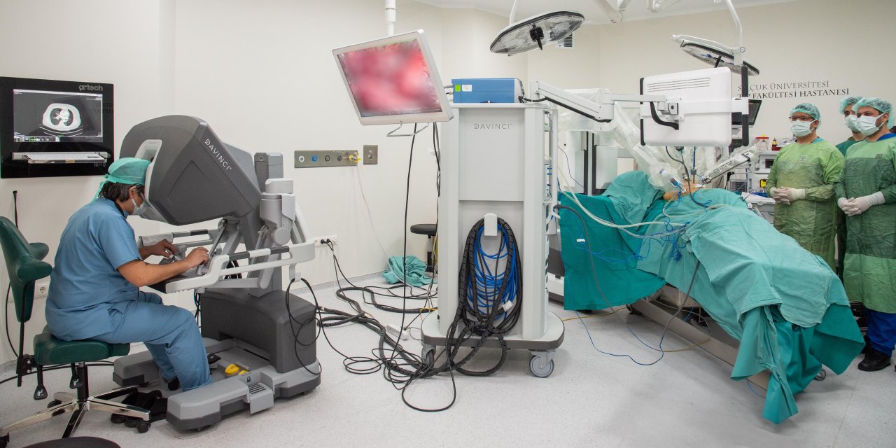 Selçuk'ta robotik cerrahi uygulandı