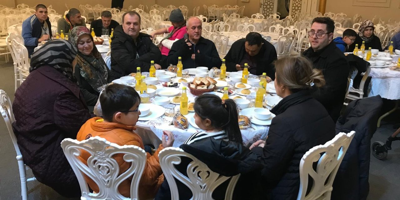 Dünya Görmeyenler Derneği'nden Konya’da iftar