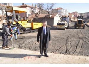 Yozgat’ta Yollar Kış Ortasında Asfaltlanıyor