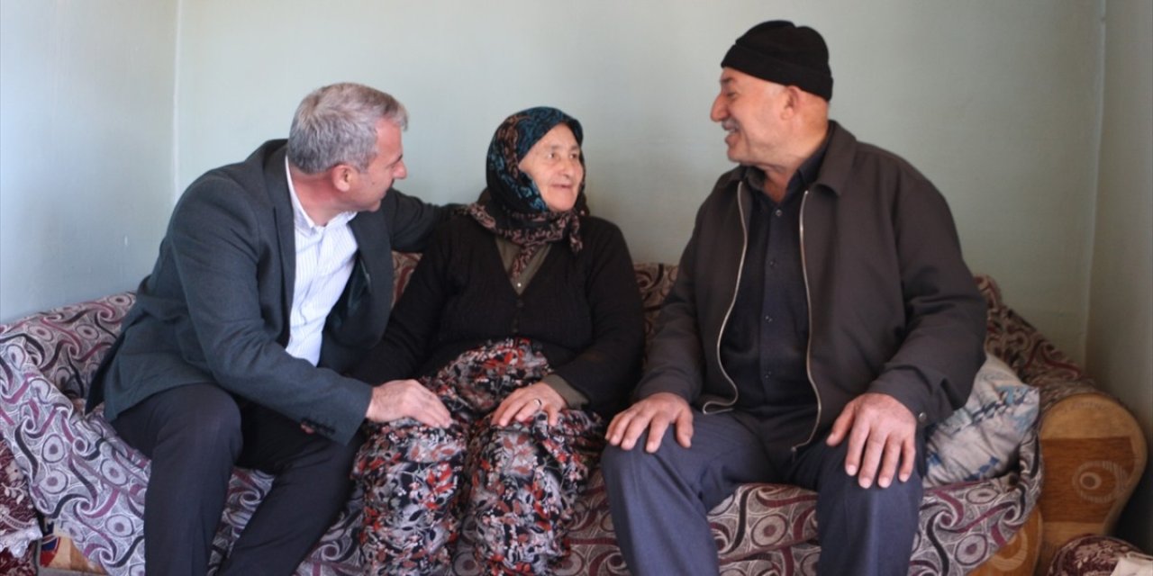 Günaltay'dan mahalle ziyaretleri