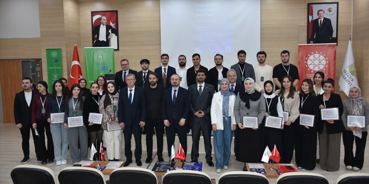 Konya'da 'Dezenformasyonla mücadele farkındalık eğitimi' düzenlendi