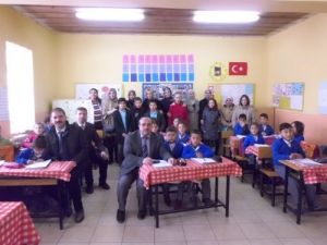 Merzifon Ahi Koleji'nden İhtiyaç Sahibi Öğrencilere Yardım