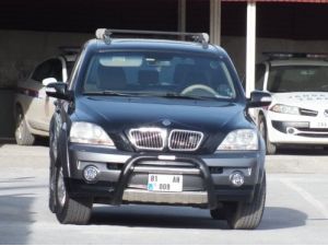 Aracına Ateş Açılan Sürücü Yaralı Halde Jandarmaya Sığındı