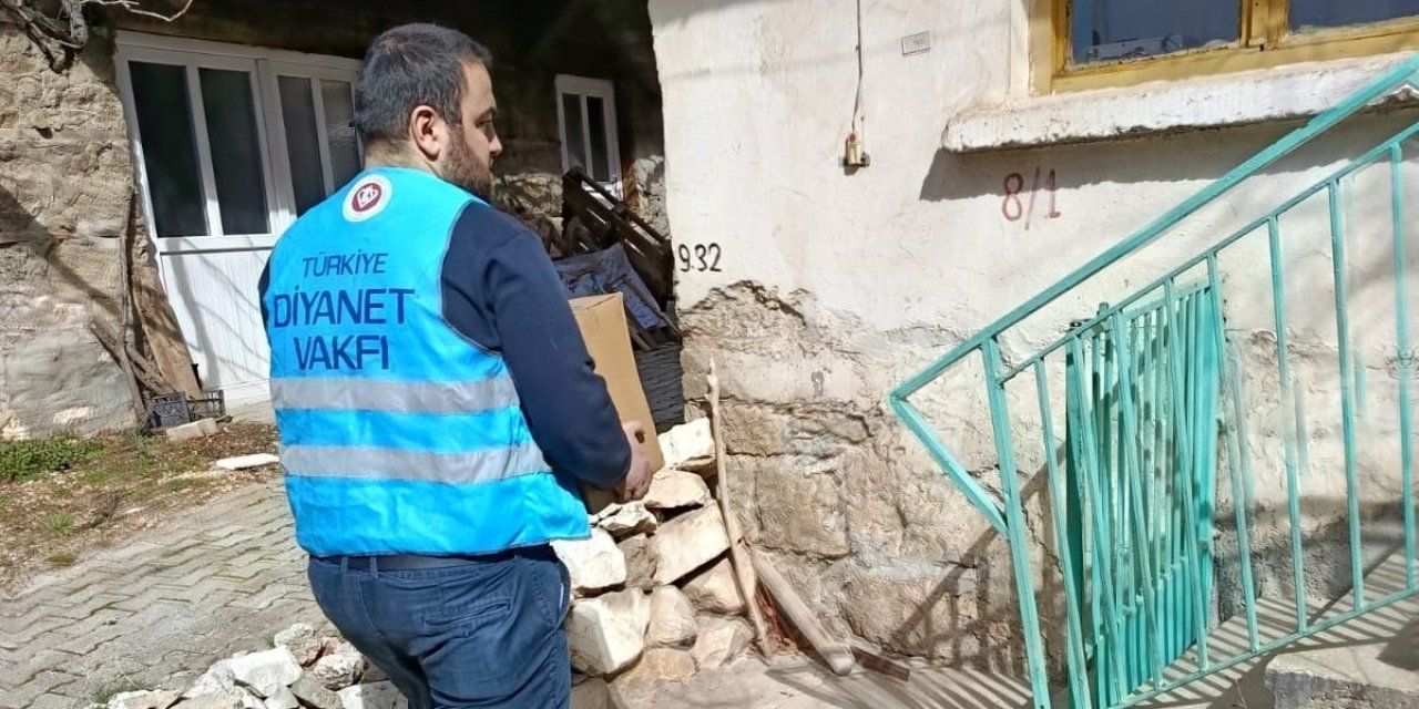 Konya'da ihtiyaç sahiplerine gıda yardımı yapıldı