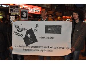 İnternet Yasası Protesto Edildi
