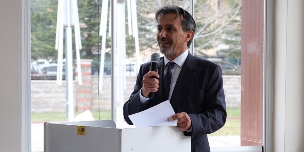 Derebucak'ta Almaz başkan seçildi