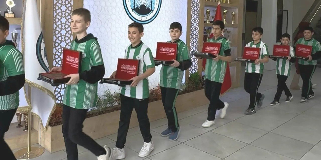 Mukabeleye katıldılar, Konyaspor formasını kaptılar