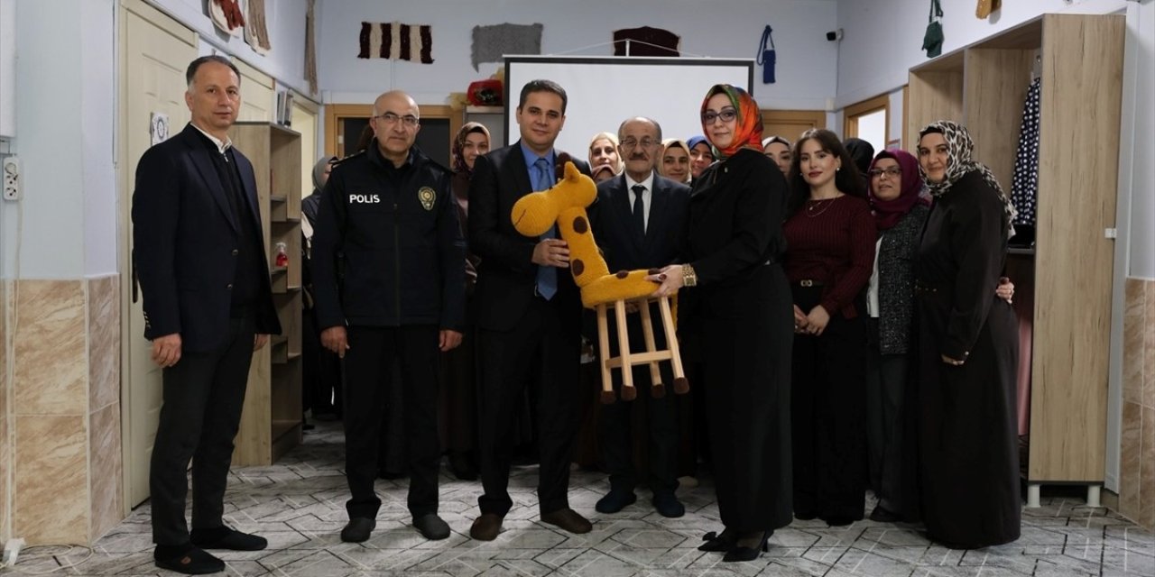 Beyşehir'de sergi ve kermes açıldı