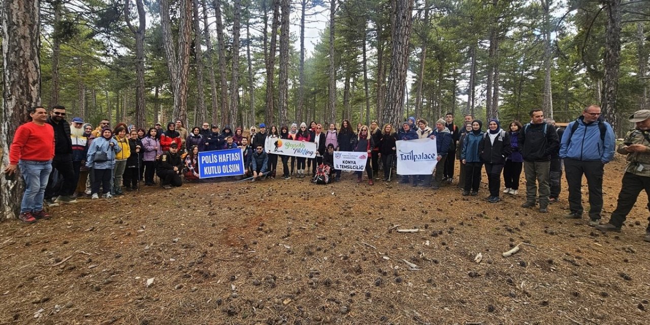 Konya'daki kervan yolunda doğa yürüyüşü