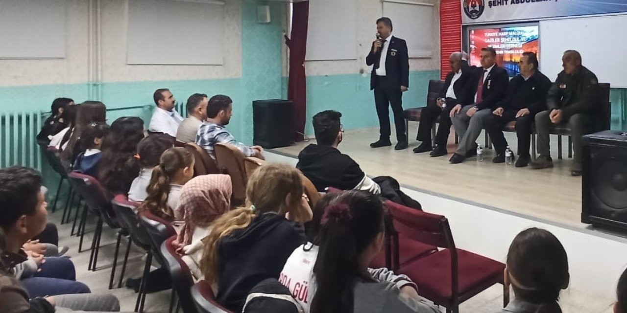 Beyşehir'de gaziler öğrencilerle buluştu