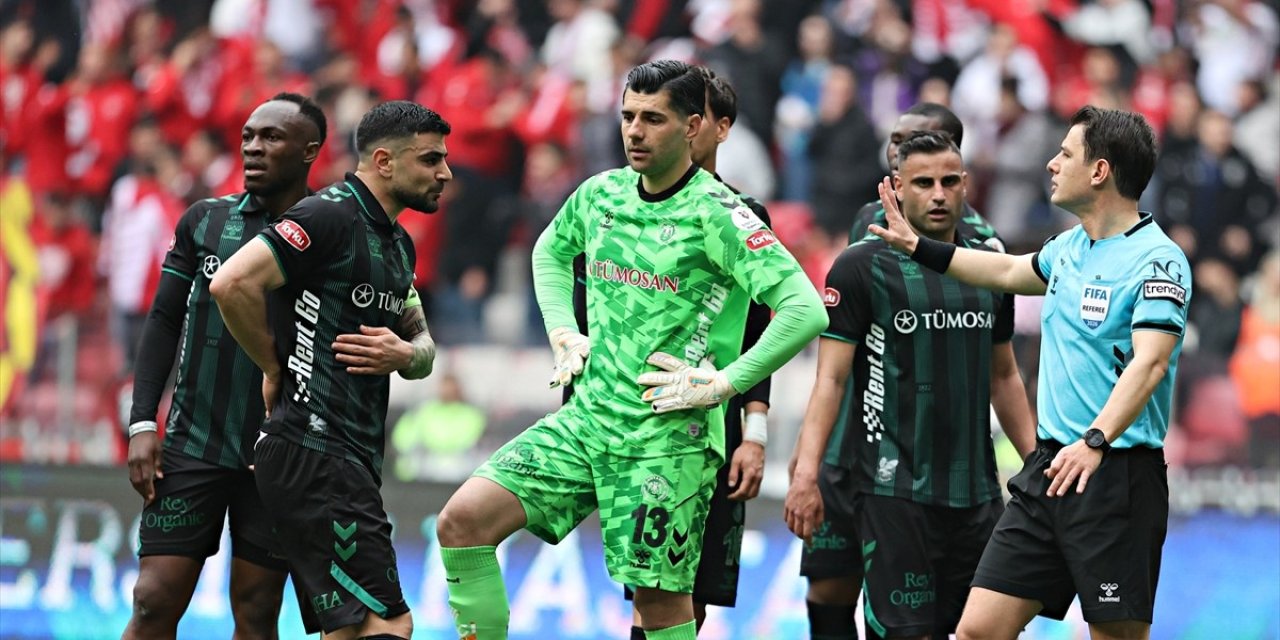 Konyaspor'da kart alarmı!