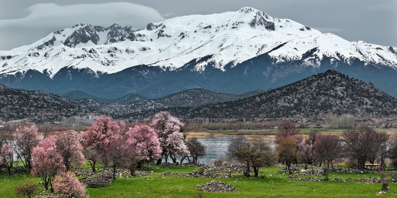 Konya'da iki mevsimin güzelliği bir arada