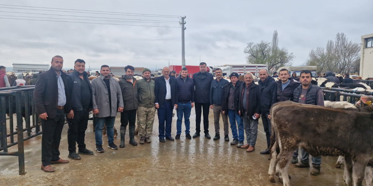 Tekin seçim çalışmalarını sürdürüyor