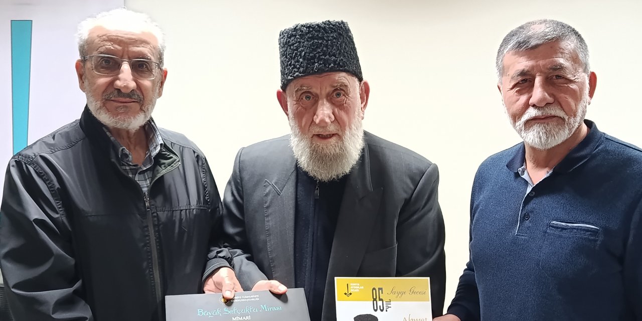 Konya'da ilahiyatçı Akçael hatıralarını anlattı