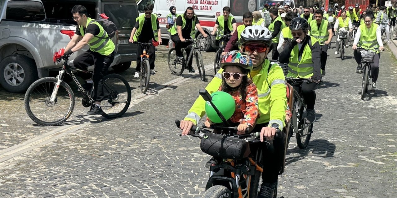 Konya'da Yeşilay'dan 23 Nisan etkinliği