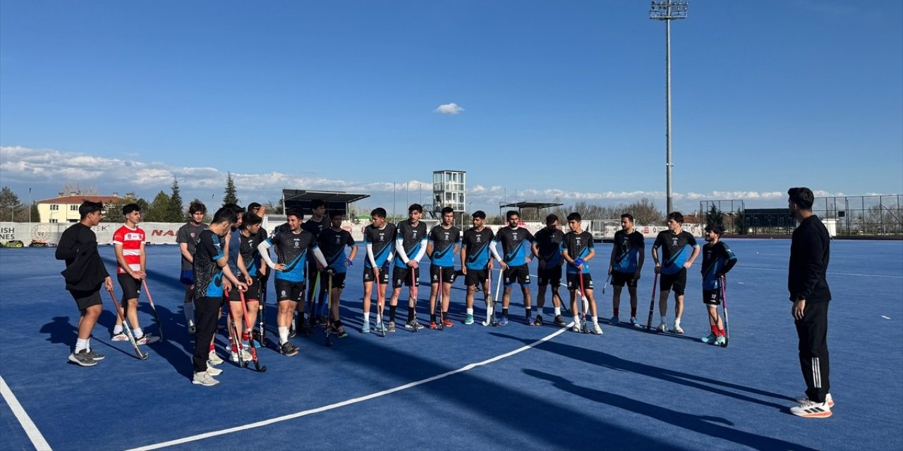 Selçuklu Hokey Takımı Avrupa'da başarı peşinde