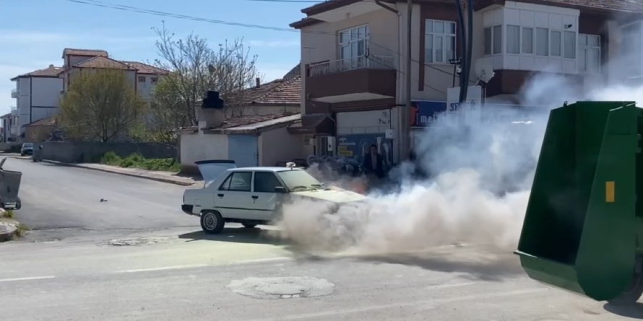 Seyir halindeki otomobil yandı