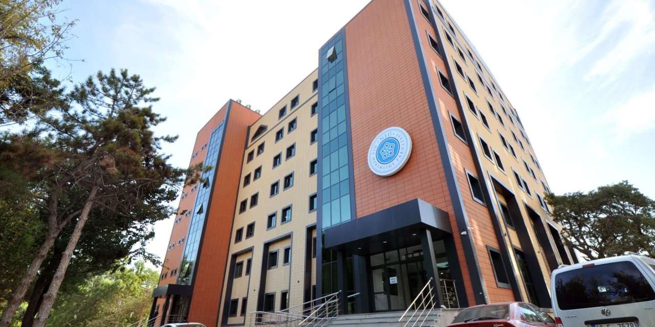 NEÜ Diş Hekimliği Fakültesi'nden uluslararası başarı