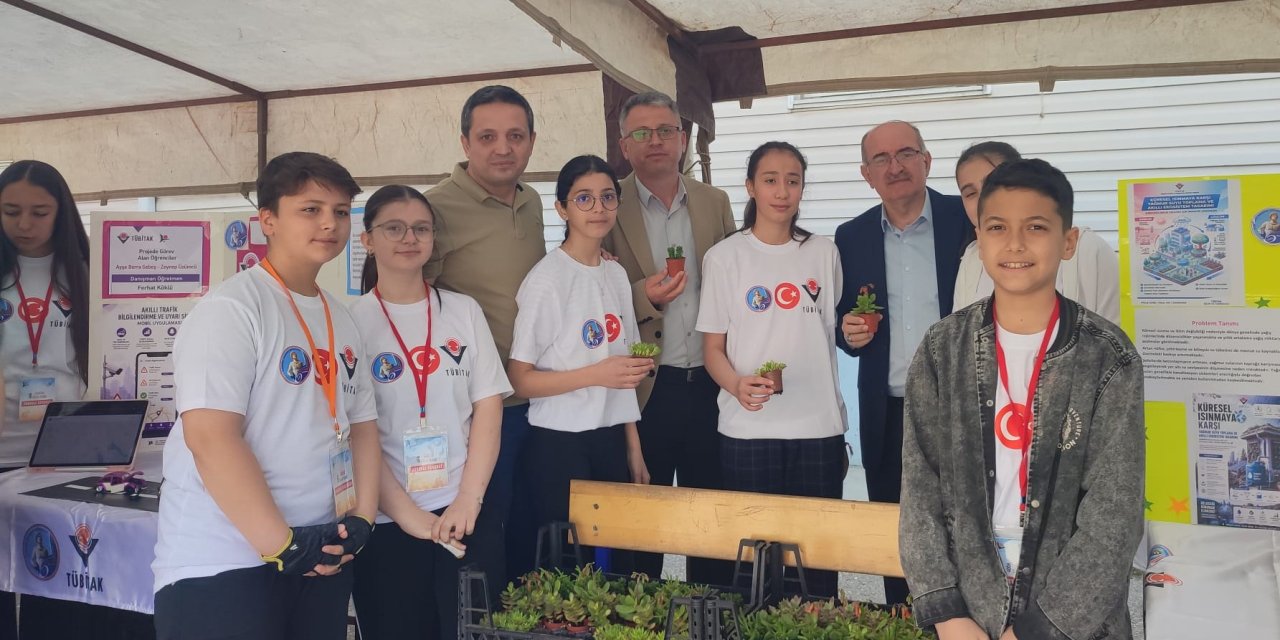 Kaşgarlı Mahmut Ortaokulu’ndan Bilim Fuarı’nda büyük başarı