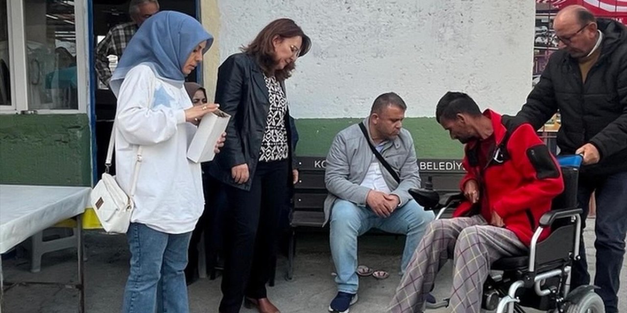 Konya'da 10 yıldır yürüyemeyen hastaya akülü sandalye