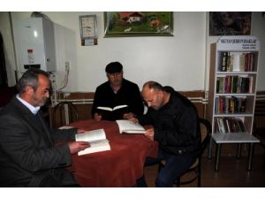 Pursaklar'da Kıraathaneler Kütüphaneye Dönüşüyor