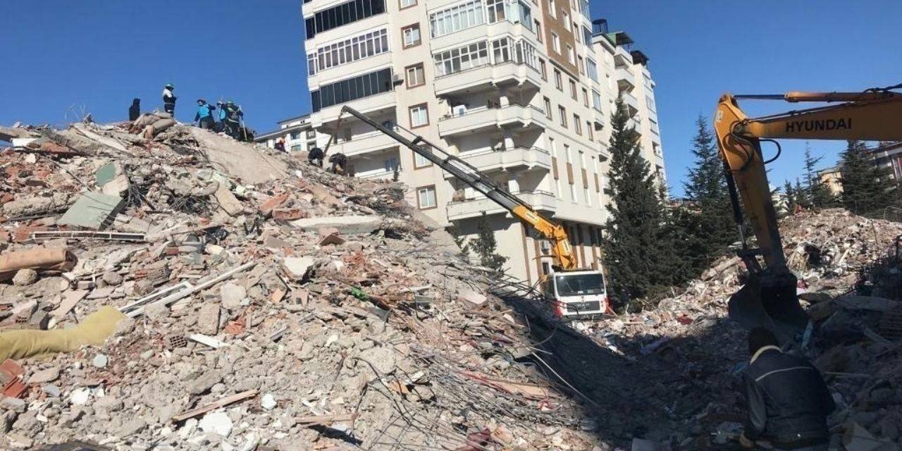 Depremde 146 kişinin öldüğü site için karar çıktı