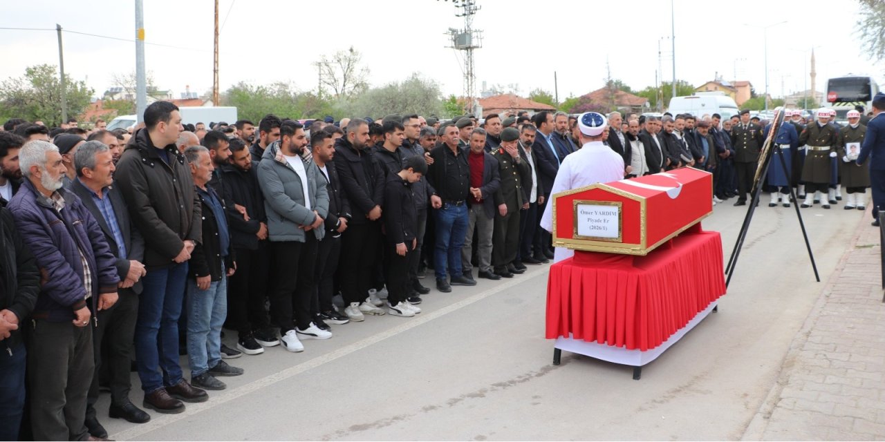 Konya şehidini son yolculuğuna uğurladı