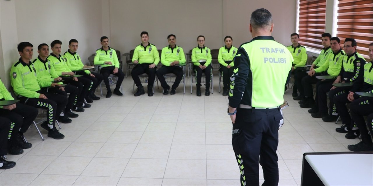 Trafik polisleri 24 farklı eğitimle göreve hazırlanıyor