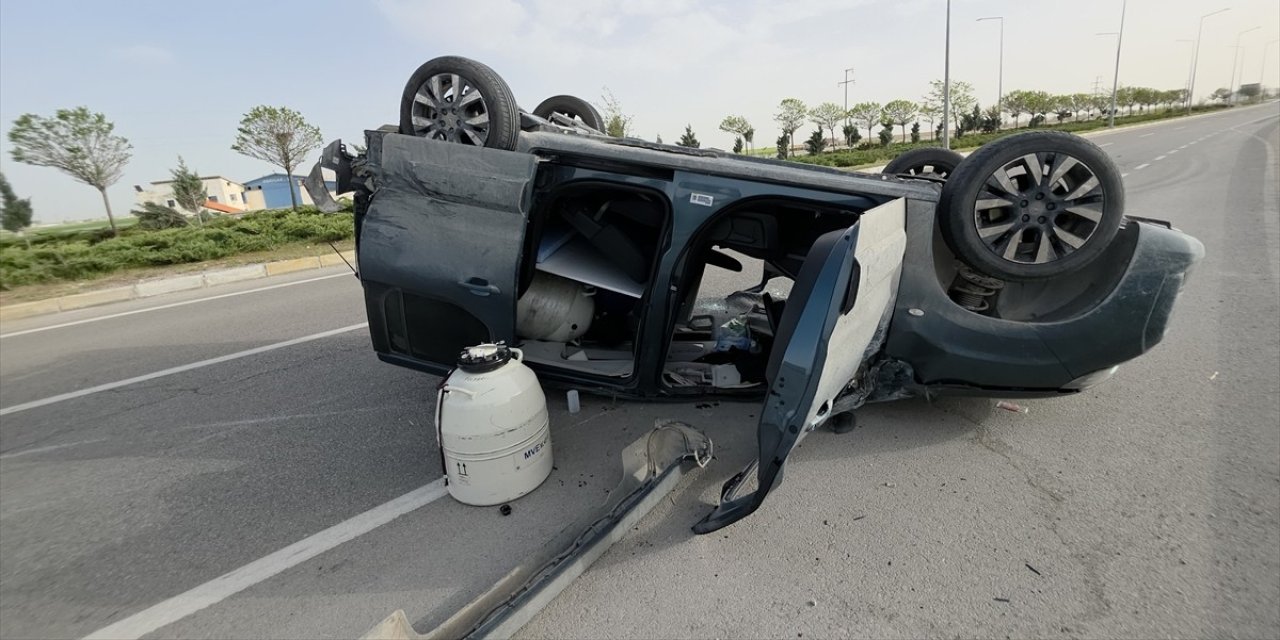 2 aracın çarpışması sonucu 2 kişi yaralandı