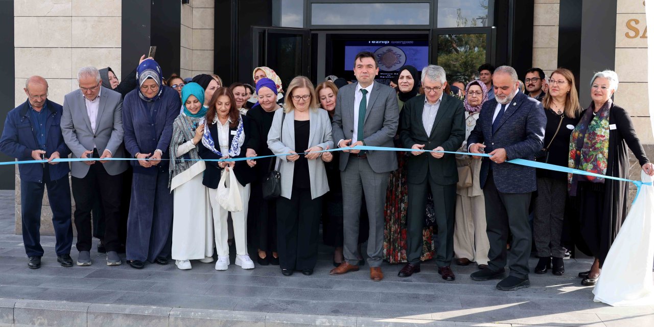 Karatay'da tezhip sergisi açıldı