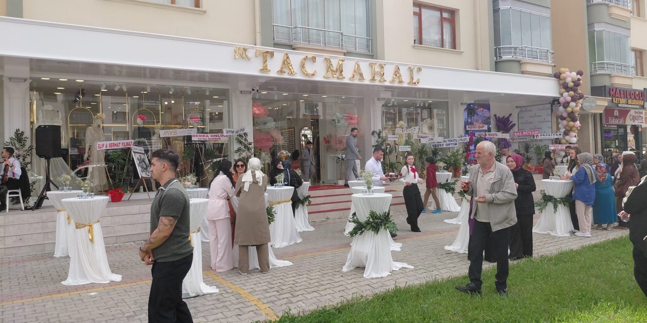 Tac Mahal Konya'da büyüyor