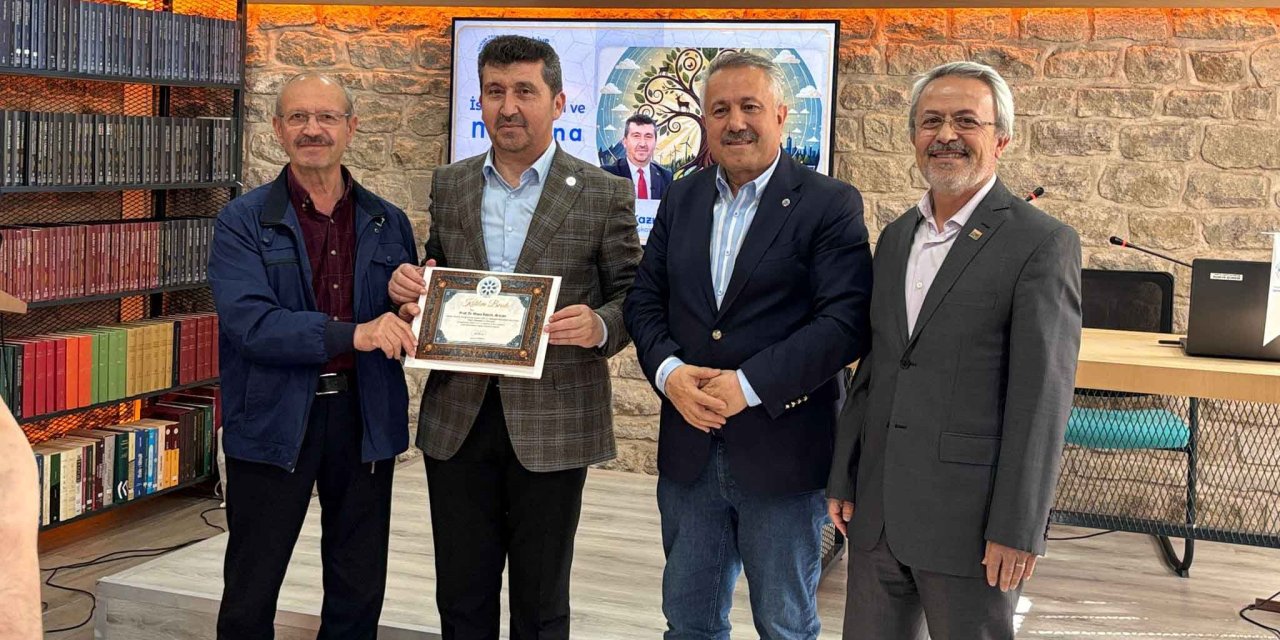 TYB Konya'da 'İslam Ekolojisi ve Mevlana' konuşuldu