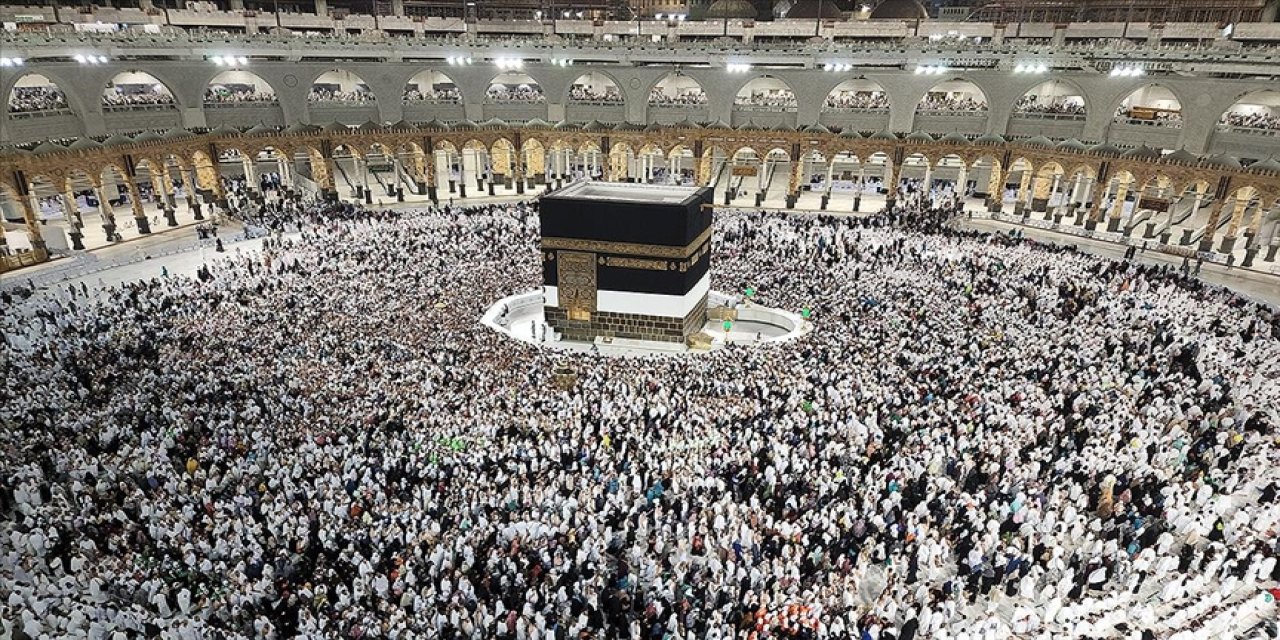 Konya'da 100 kişi ücretsiz umreye gidecek