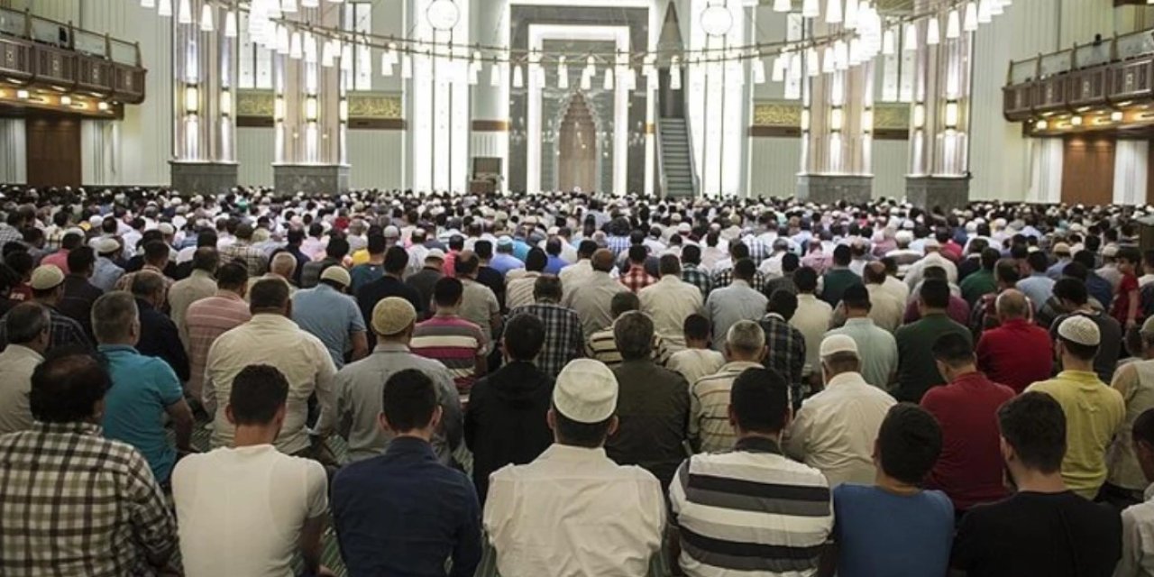 Konya ve çevre illerde bayram namazı kılındı