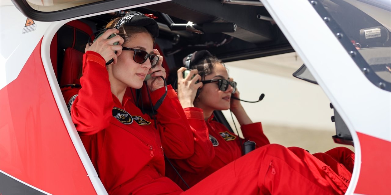 Geleceğin kadın pilotları kritik uçuşlara hazırlanıyor