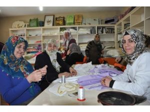 Muşlu Kadınlar Kurslarla Aile Ekonomisine Katkı Sağlıyor