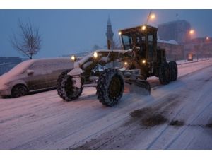 Erzurum'da Eğitime Bir Günlük Kar Tatili