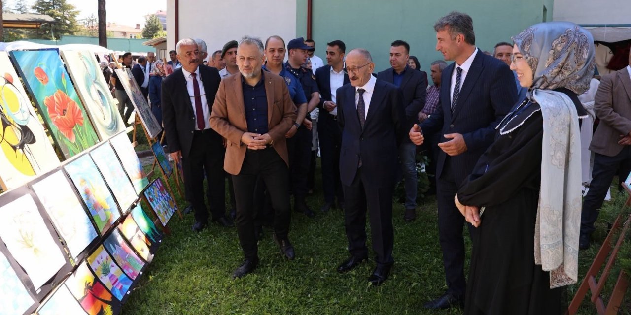 Beyşehir'de yıl sonu sergisi açıldı