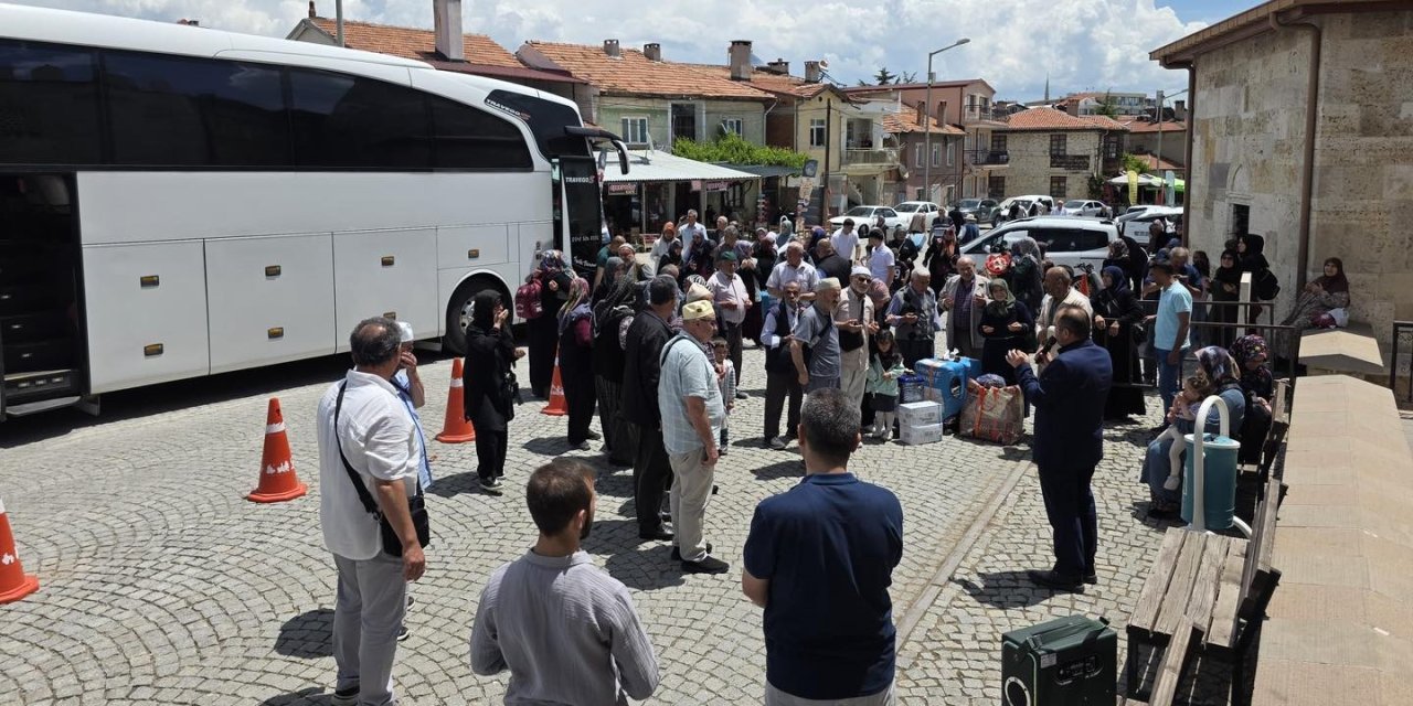 Konya'da hacılar coşkuyla karşılandı