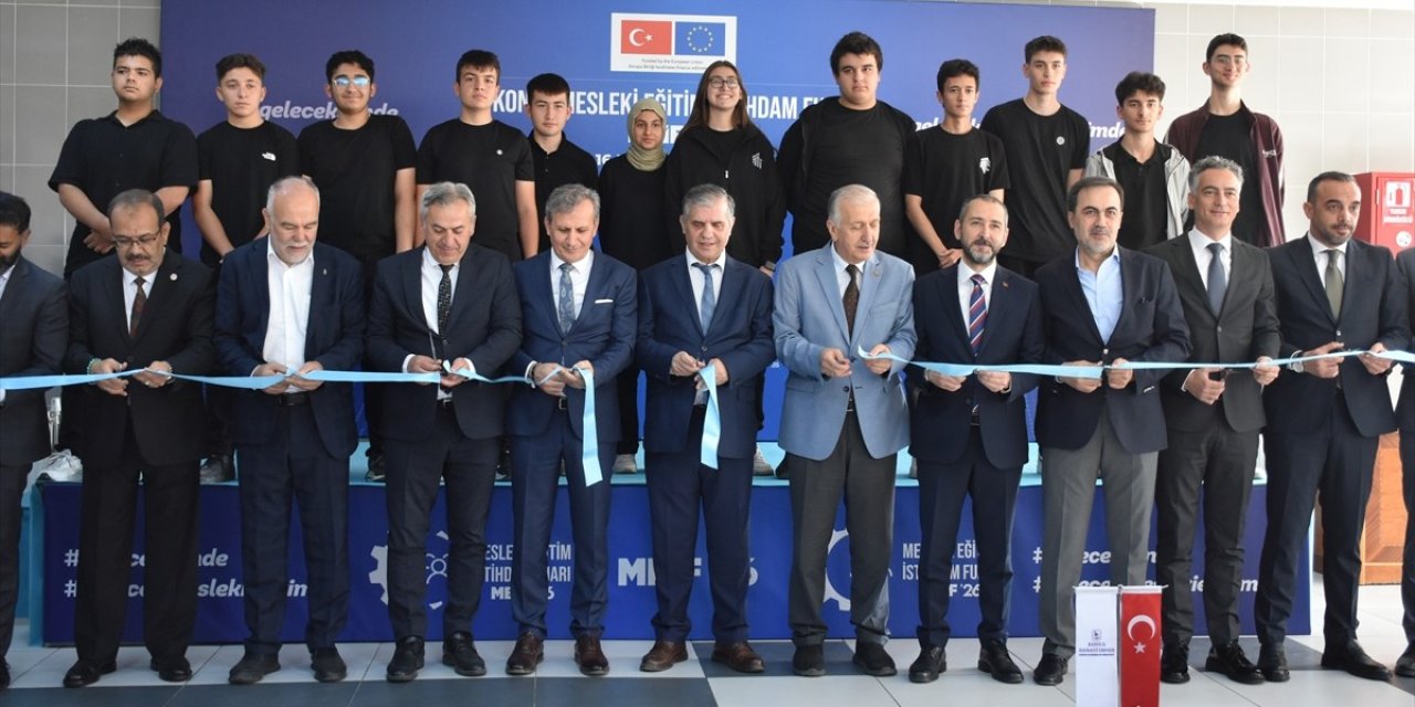 Konya'da iş dünyası ile öğrenciler fuarda buluştu