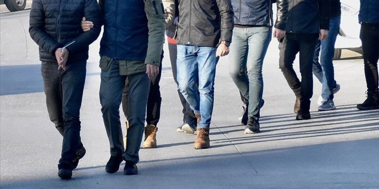 'Suç örgütlerini övücü' paylaşım yapan 258 şüpheli yakalandı