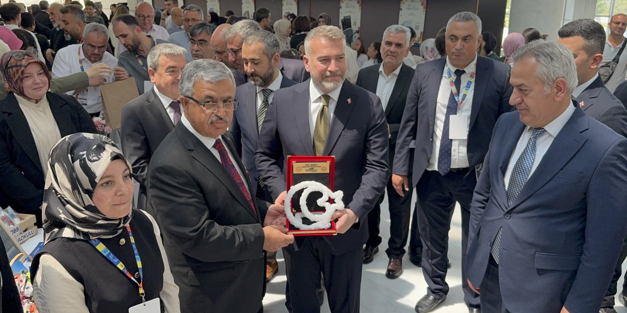 Konya Genç Kalemler Okul Dergileri Fuarı başladı