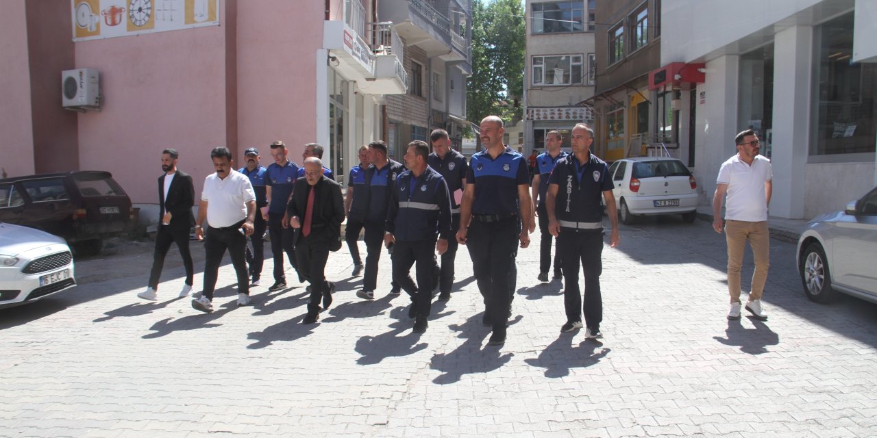 Konya'da belediye başkanından kaldırım işgali denetimi